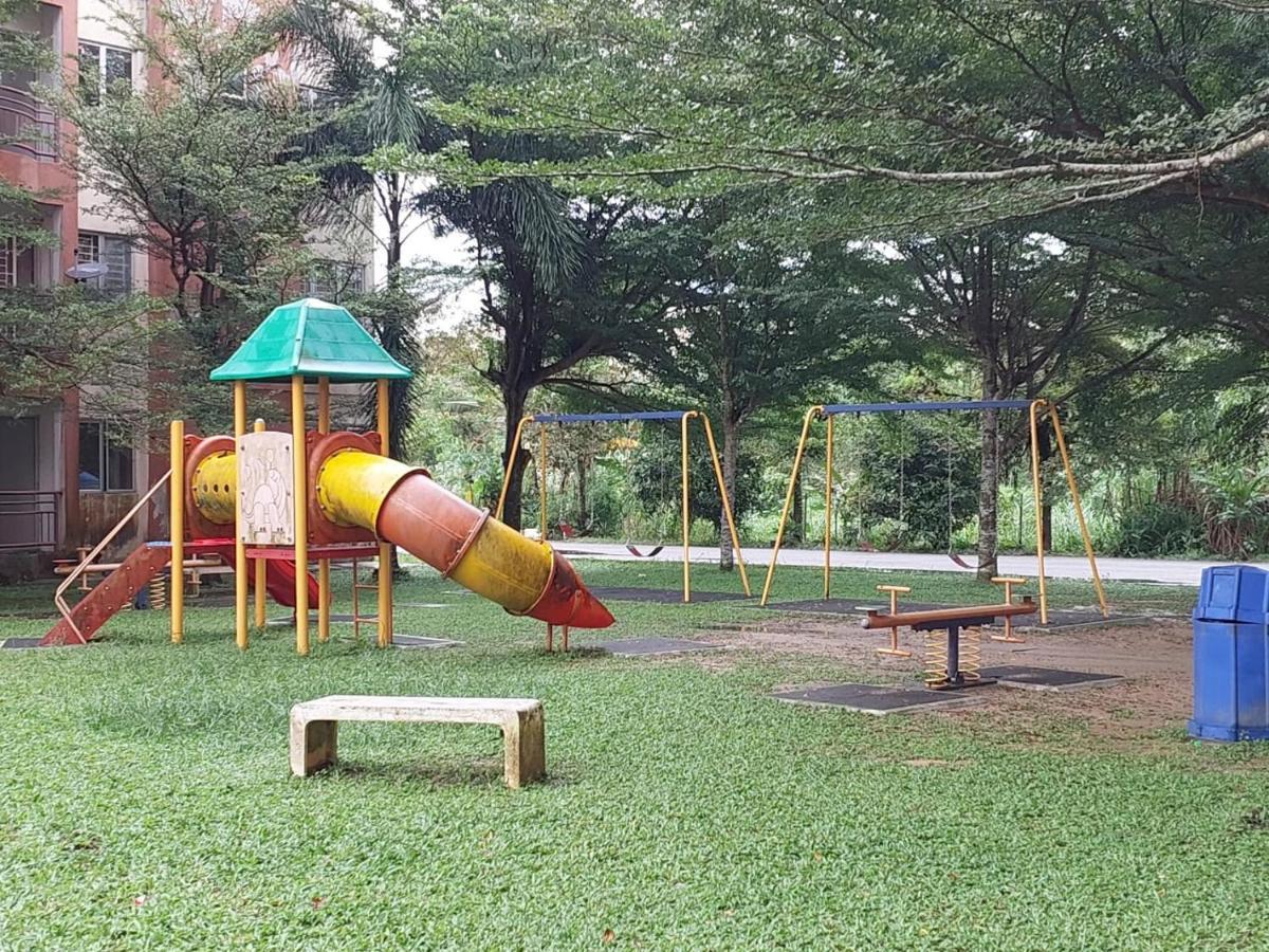 Islamic Homestay Apartment Kundang, Rawang Esterno foto